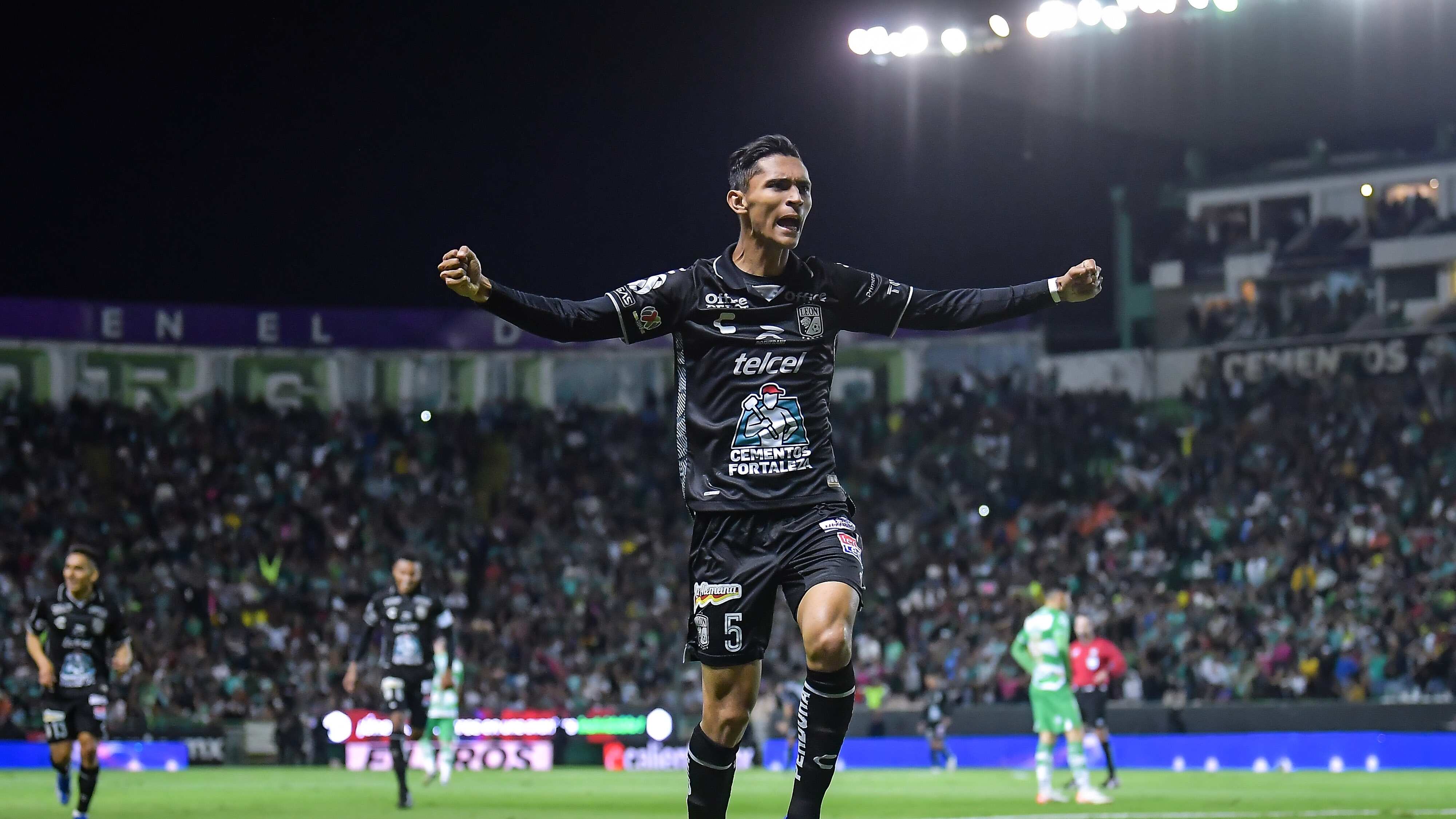 Fidel Ambriz acumula más de 5 mil minutos en Primera División.