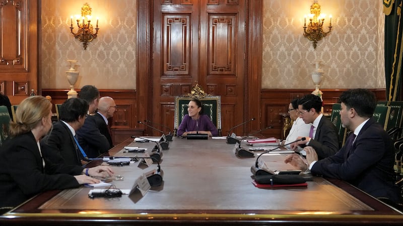 Sheinbaum se reúne con representantes de la ONU en medio del debate por desapariciones