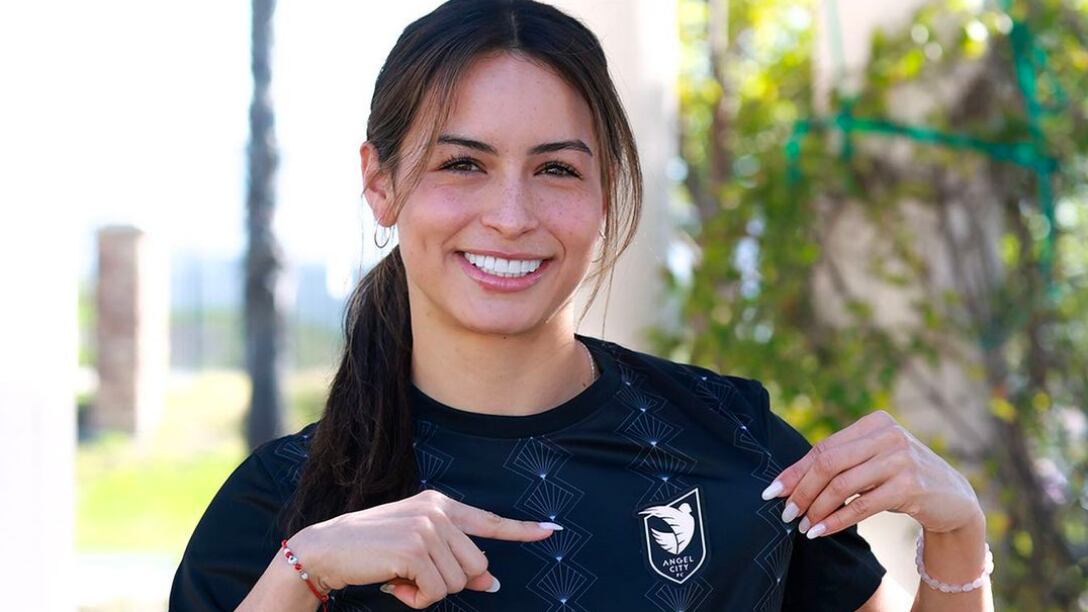 Scarlett Camberos es nueva jugadora del Angel City FC.