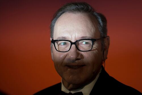 Comenzó el juicio de Kevin Spacey, acusado de agresión sexual por varios hombres