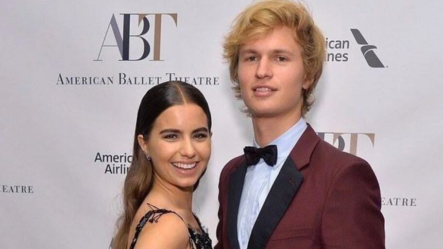 Violetta Komyshan y Ansel Elgort. / Foto: Instagram.