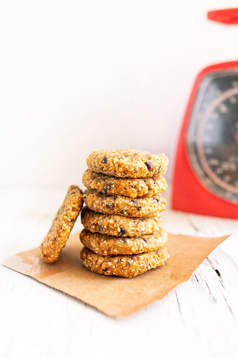 galletas crudiveganas de nuez y chocolate