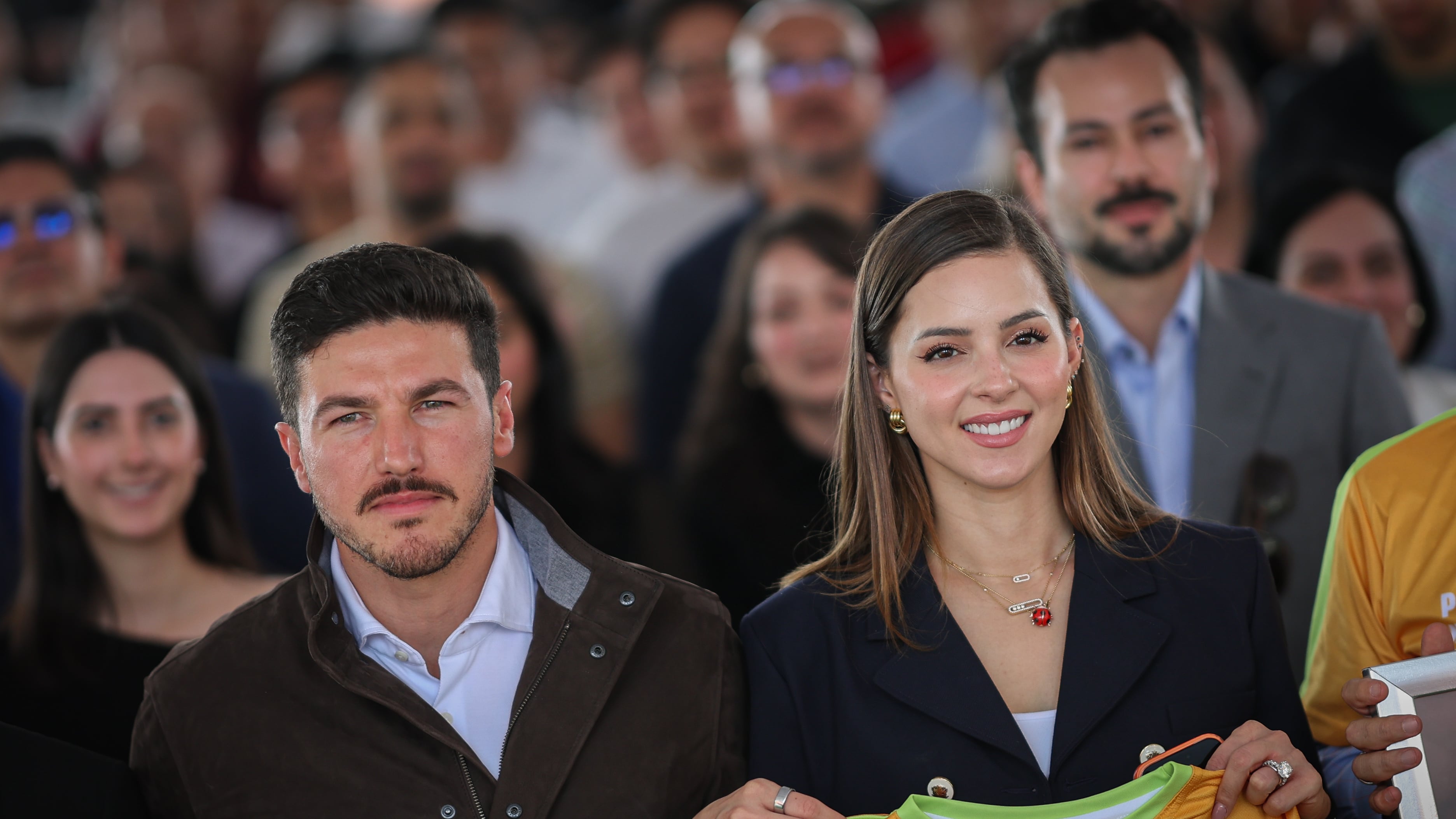 Samuel García y Mariana Rodríguez hicieron la presentación de la nueva alineación.