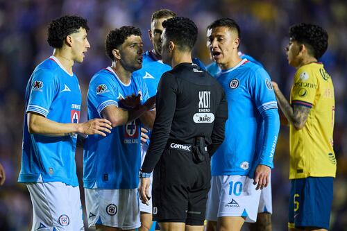 “Hijo de pu..”: Así fueron los insultos de jugadores de Cruz Azul a Adonai Escobedo en vestidores