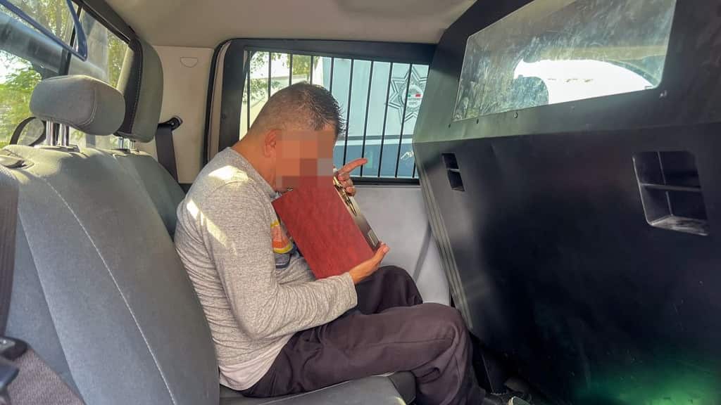 Jorge A. se quedó dormido y le robaron la mochila con la urna.