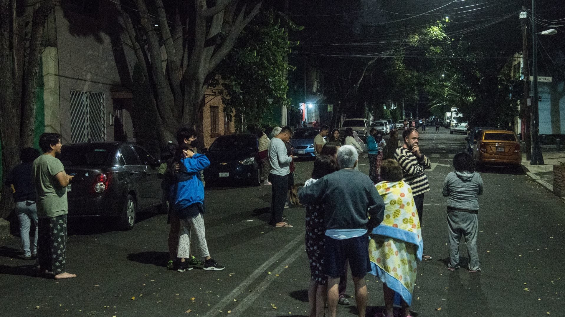 Capitalinos salieron de sus casas tras activarse la alarma sísmica por un sismo de magnitud 6.9 el pasado 22 de septiembre. Foto: Cuartoscuro