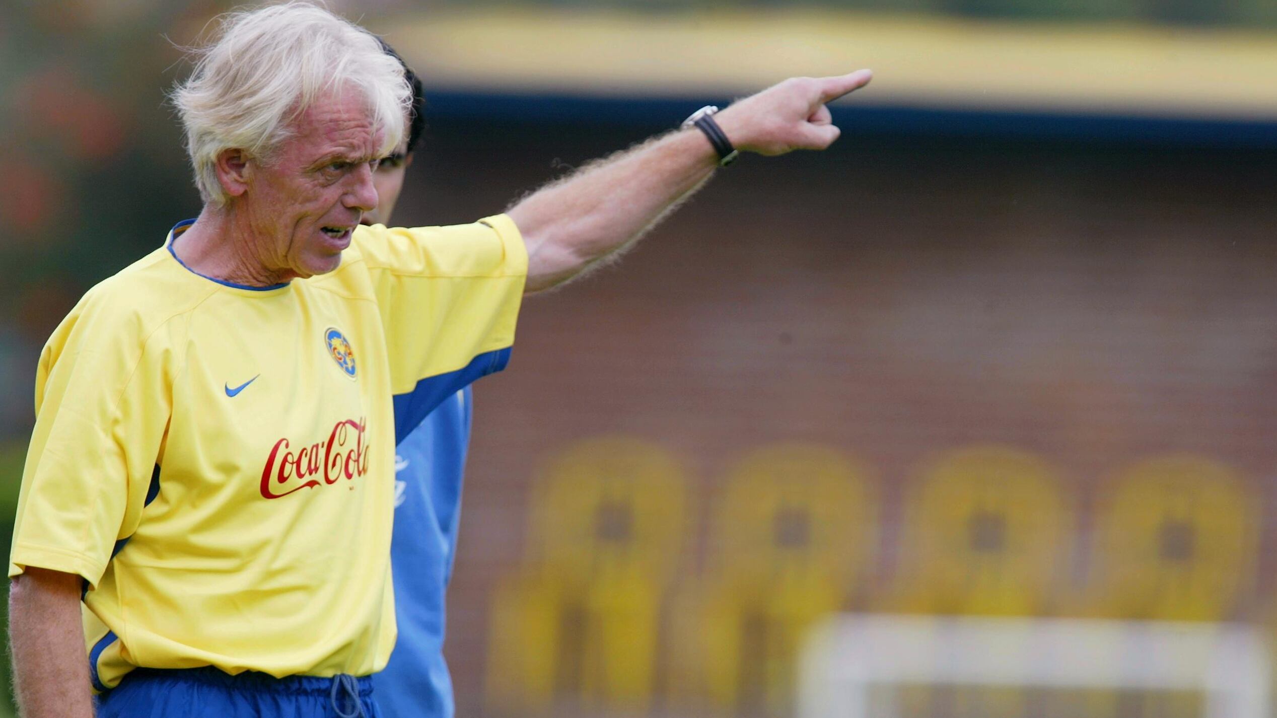 Leo Benhakker fue destituido del América por una pelea con el presidente.