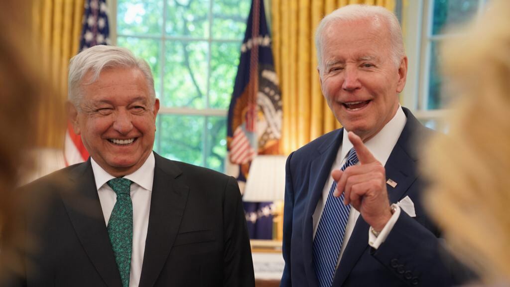 Andrés Manuel López Obrador y Joe Biden en el Salón Oval de la Casa Blanca