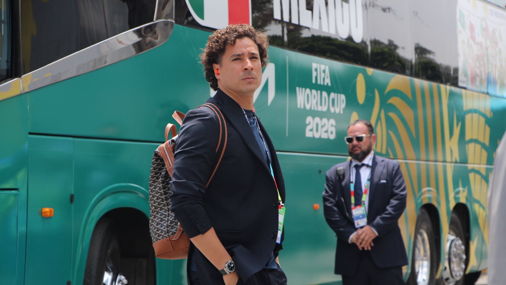 Ochoa va a la banca.