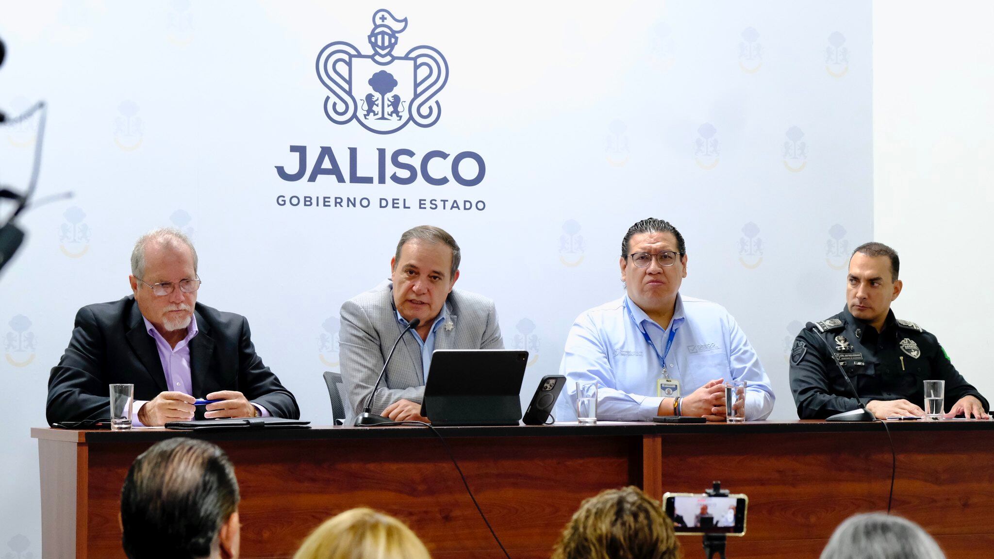 La Fiscalía de Jalisco compartió que a las cámaras del C5 revelaron movimientos de la camioneta en donde se encontró a una familia sin vida en Guadalajara. CORTESÍA