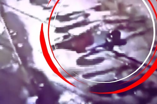 Mujer ‘pone’ a jovencito de 20 años; lo secuestran torturan y lo exhiben en redes sociales