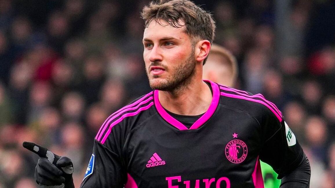 Santiago Giménez suma 20 goles con el Feyenoord.