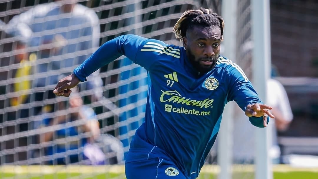 Allan Saint-Maximin ya entrena con América.