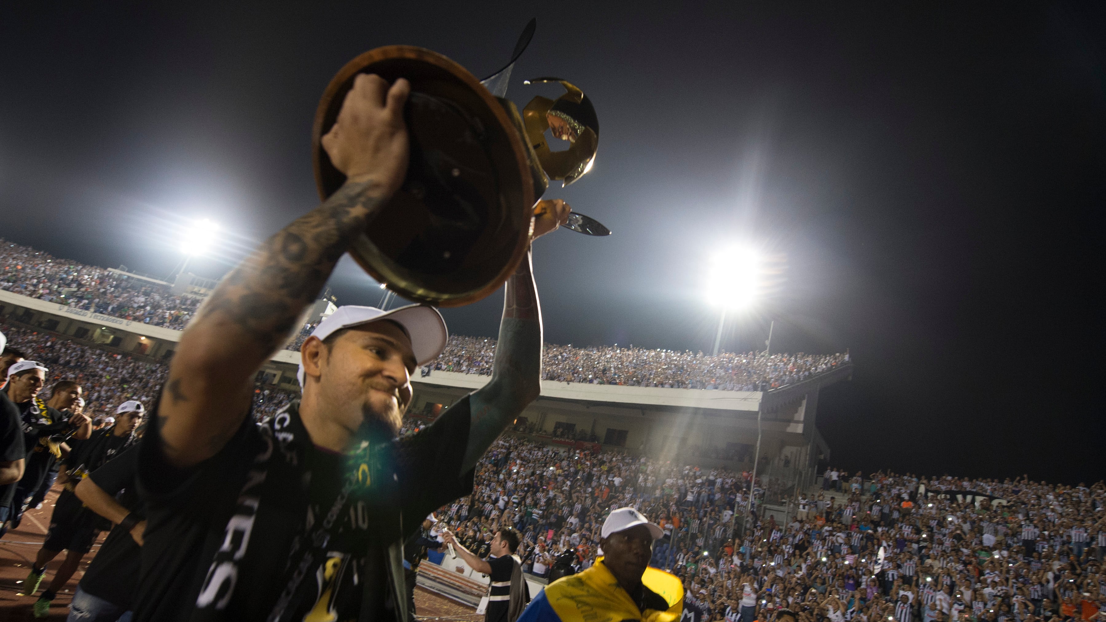 Jonathan Orozco ganó cinco títulos oficiales con Monterrey.