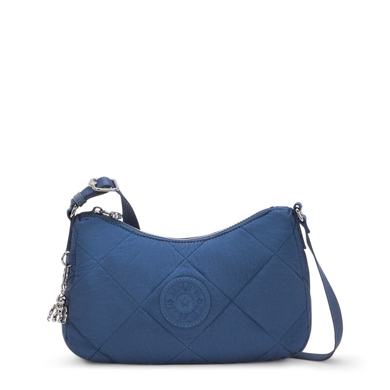 Celebra a mamá con bolsos que combinan elegancia y personalidad. Descubre nuestra selección de regalos para mujeres que viven la moda con autenticidad
