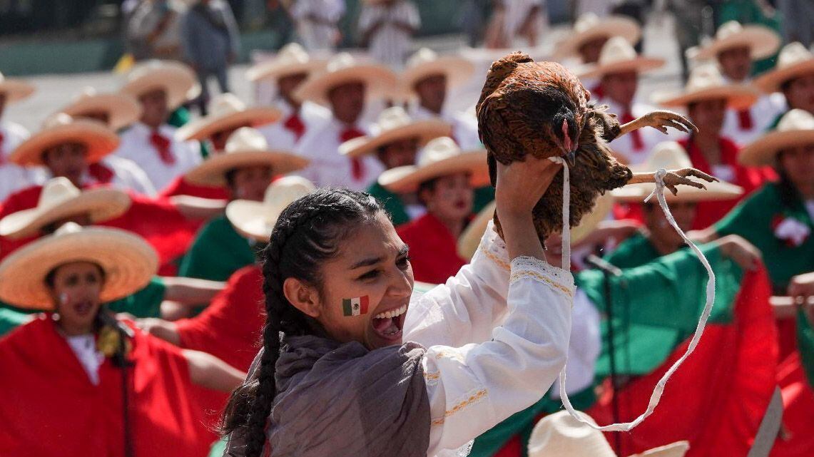 Durante varios días se invitó a la población al desfile; incluso el Metro sería gratuito.