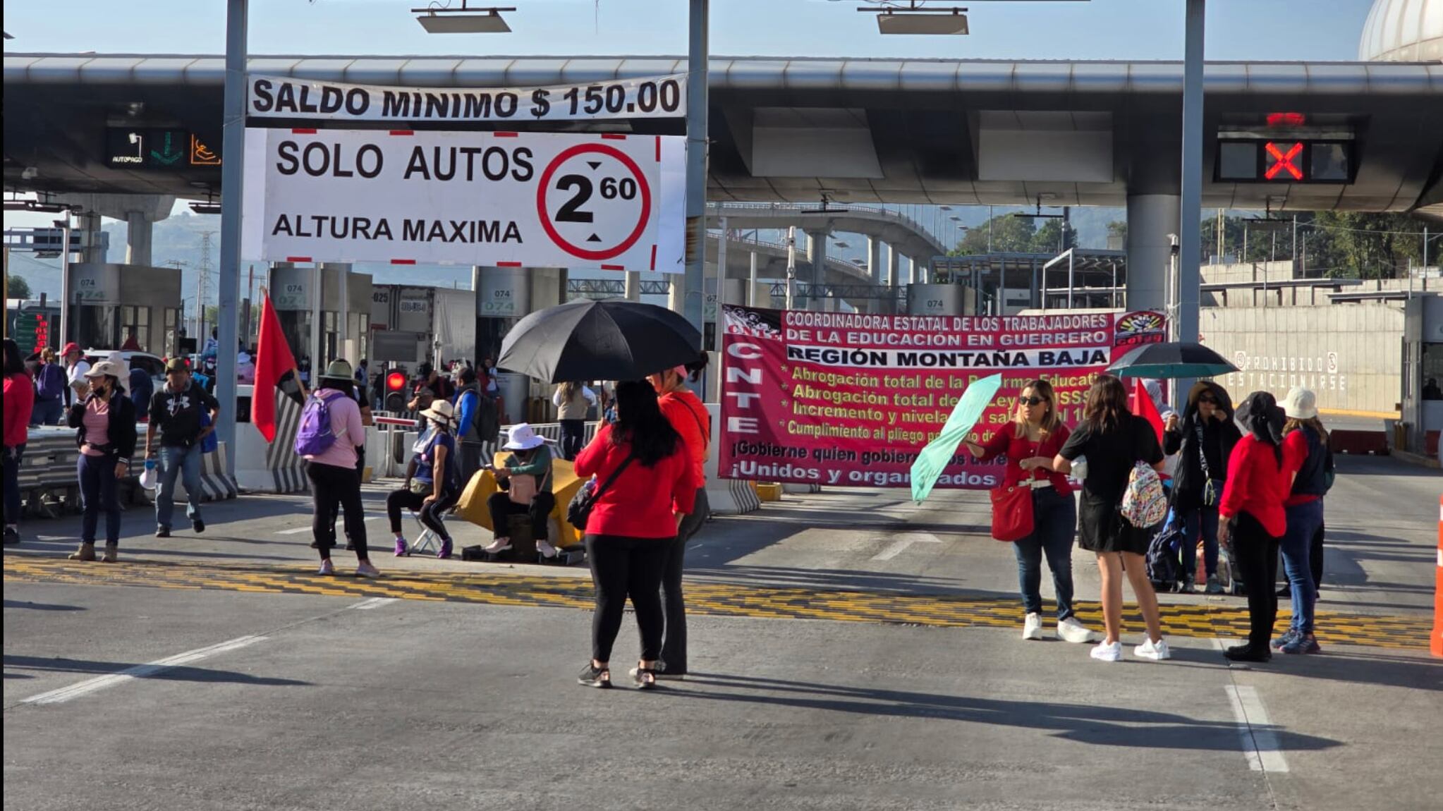 CNTE toma de casetas