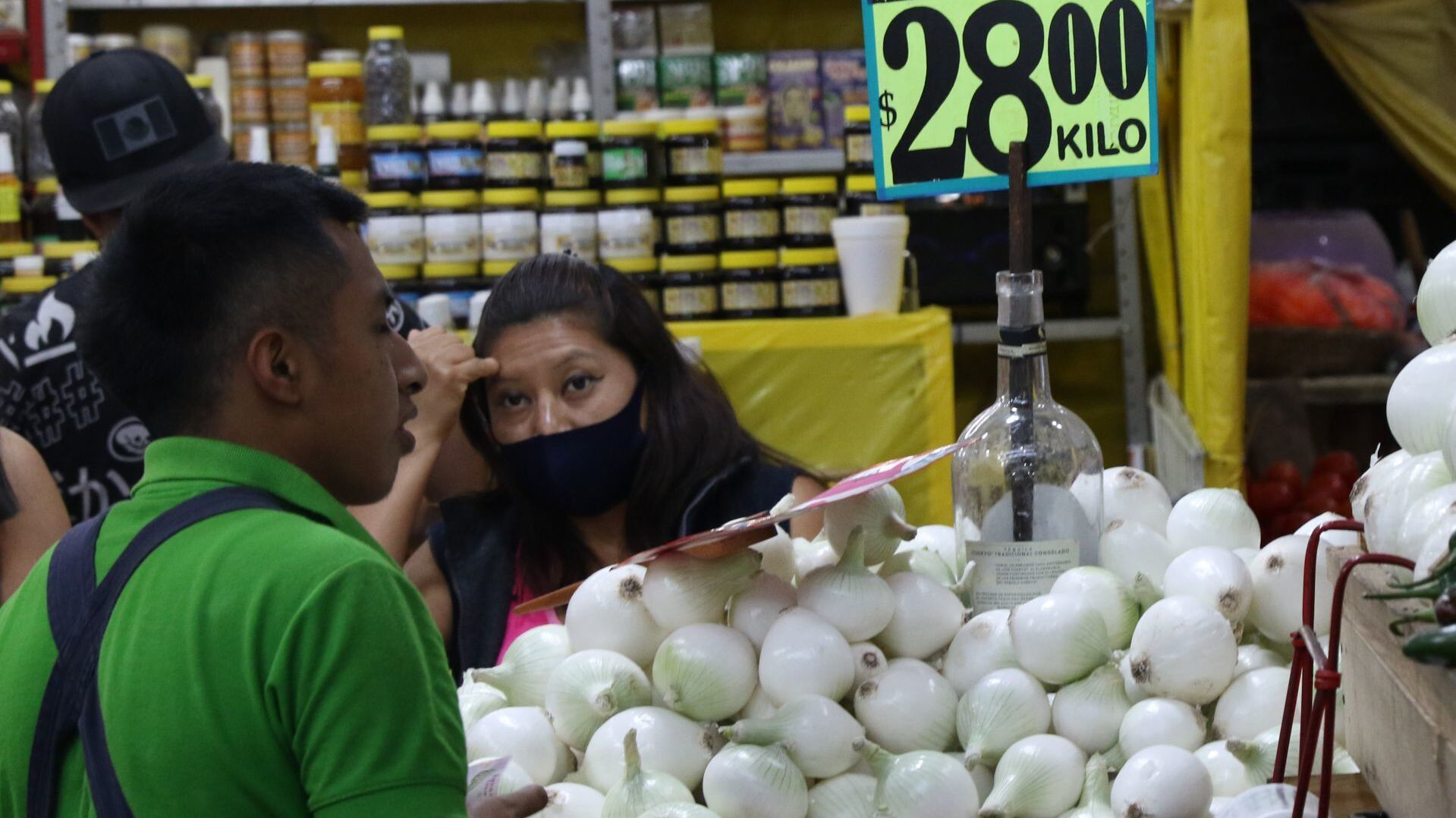 La cebolla hizo llorar a las familias con un aumento superior a 54%; mientras que la papa, tortillas, tacos y tortas subieron entre 1.20 y 6.38% durante agosto.