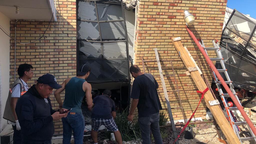 Derrumbe de iglesia deja decenas de personas atrapadas en Tamaulipas