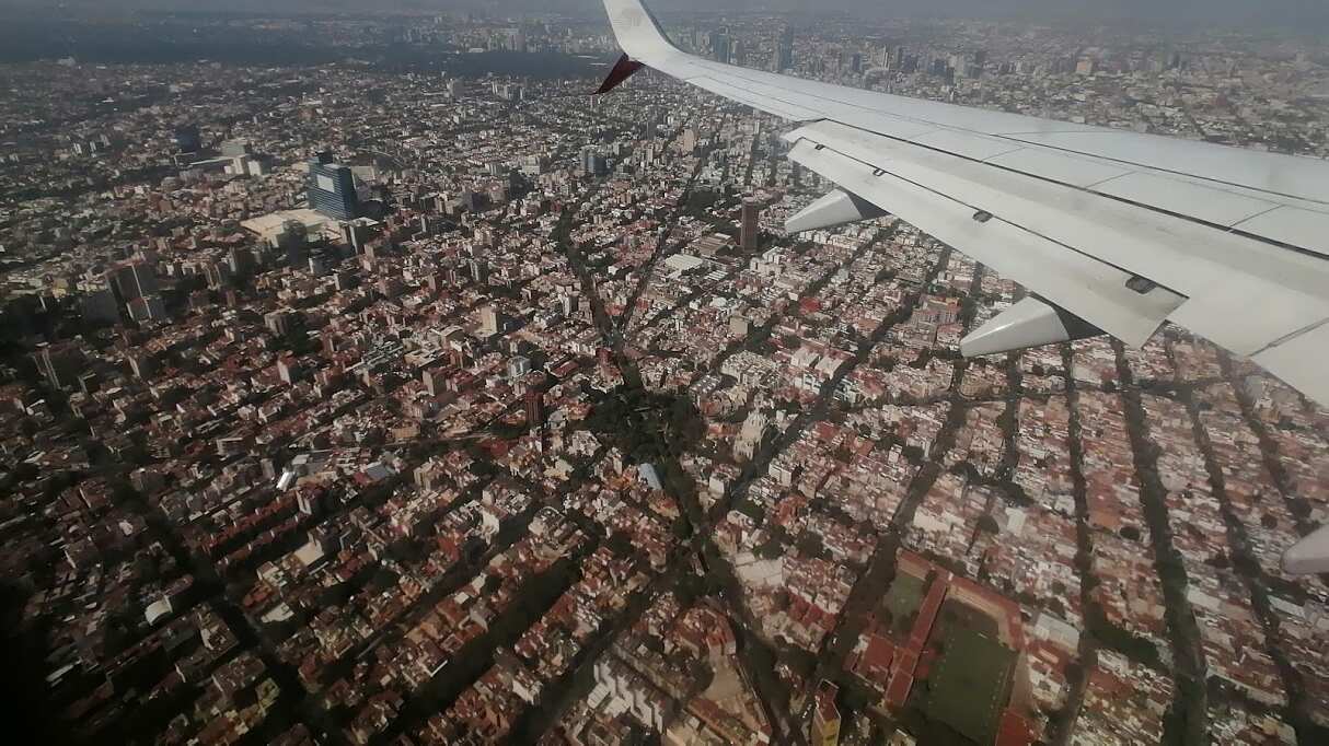 Los aviones están sobrevolando a menor altura en la CDMX.