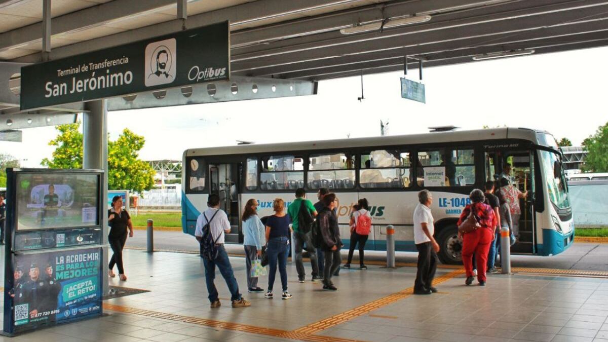 La nueva estación de transferencia en León busca mejorar la movilidad y aliviar la saturación de la Estación Santa Rita, beneficiando a miles de usuarios del transporte público.