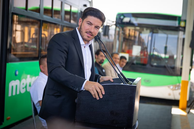 Samuel García adelantó que pronto habrá alrededor de 4 mil camiones en Nuevo León.