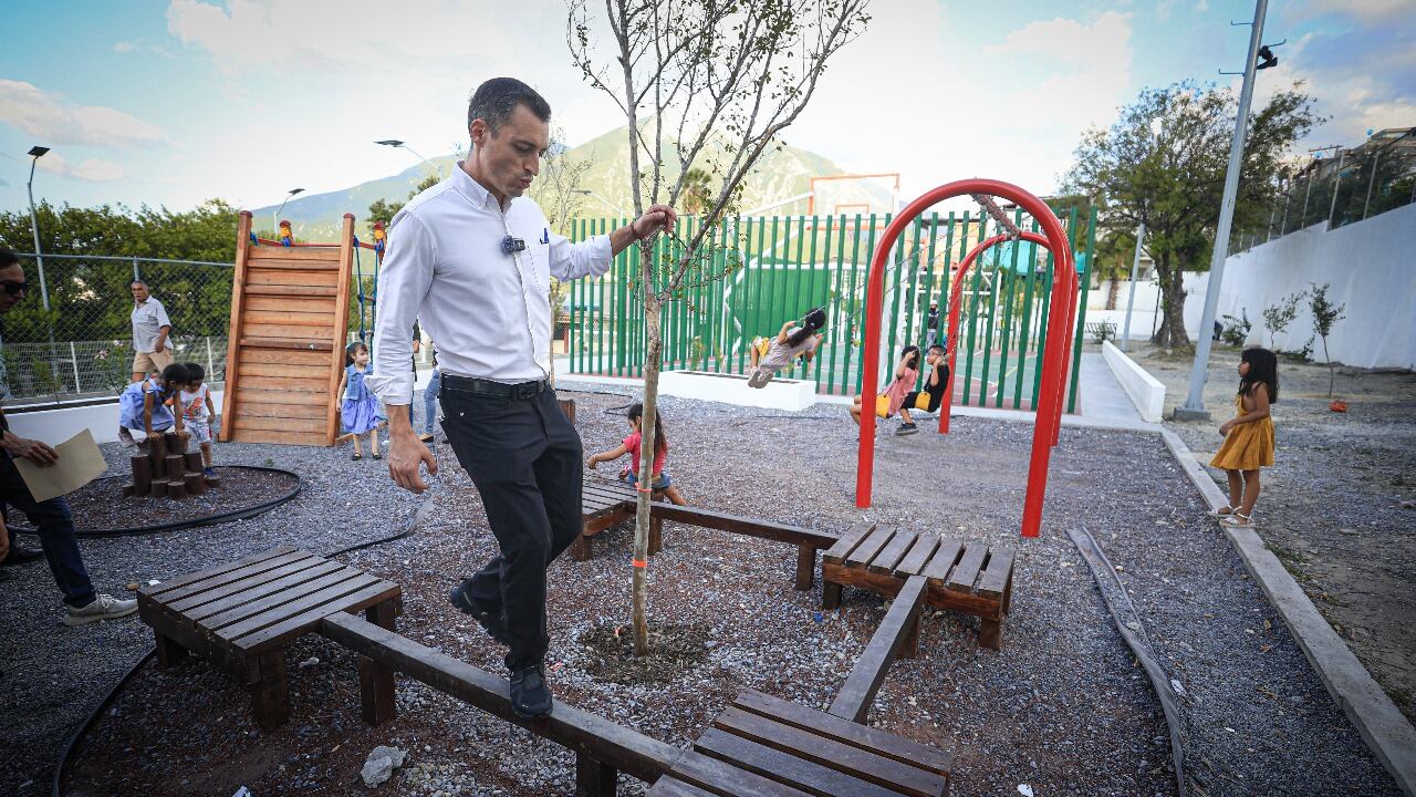 El alcalde elogió la propuesta y comentó que el nuevo parque tiene una de las vistas del Cerro de la Silla más impresionantes de cualquier punto de la ciudad.