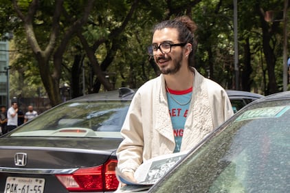 Morat reparte Publimetro en calles de CDMX