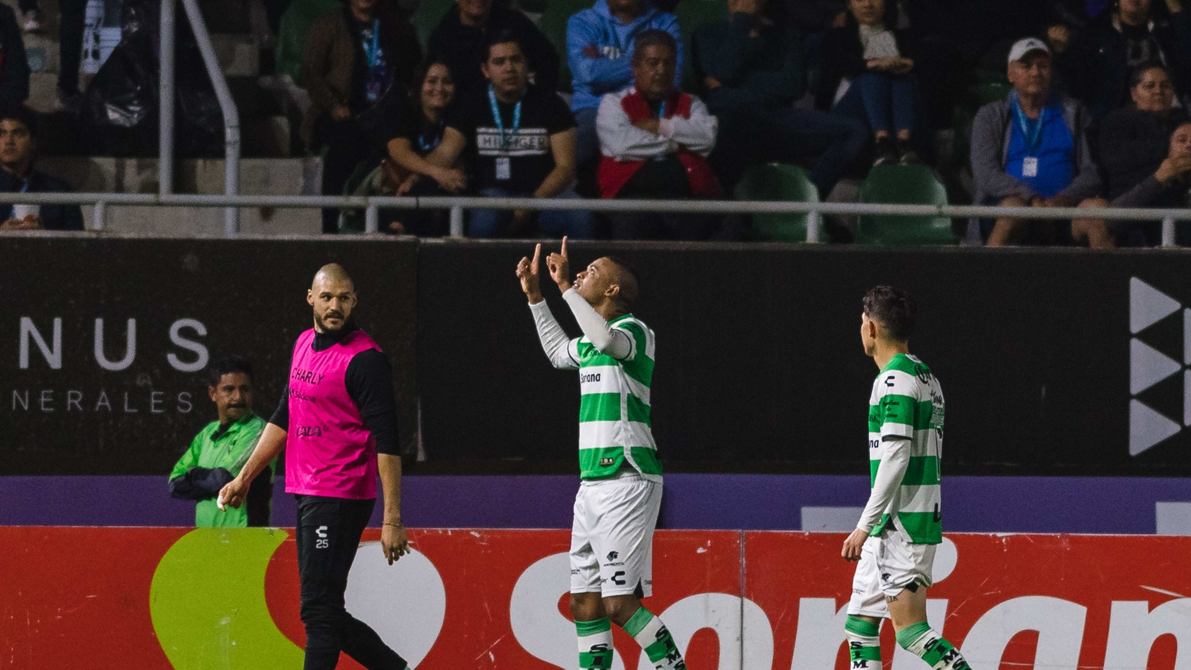 Harold Preciado celebra la anotación del triunfo