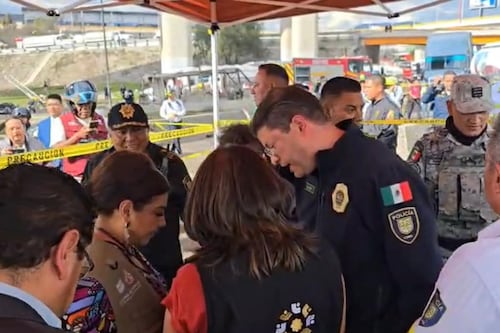 Clara Brugada llega al Puente de la Concordia, confirma 18 personas con quemaduras graves