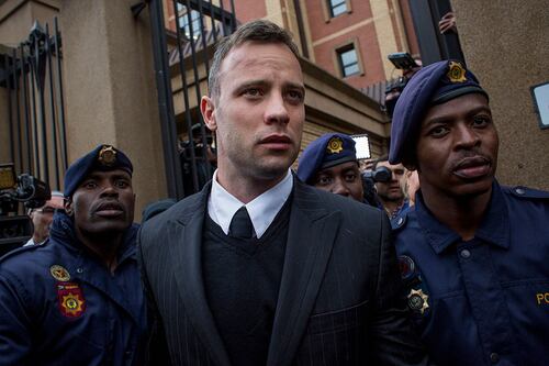 Oscar Pistorius saldrá de la cárcel 10 años después de asesinar a su novia