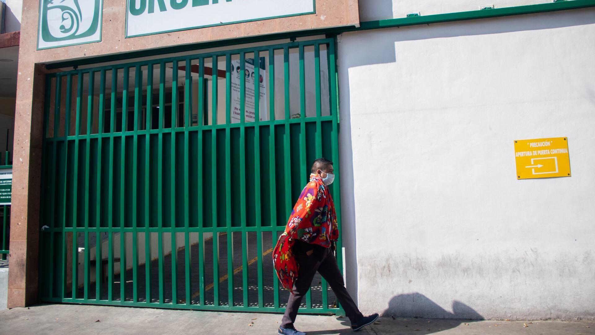 Aspectos del Hospital del IMSS de los Venados en la Ciudad Capital.