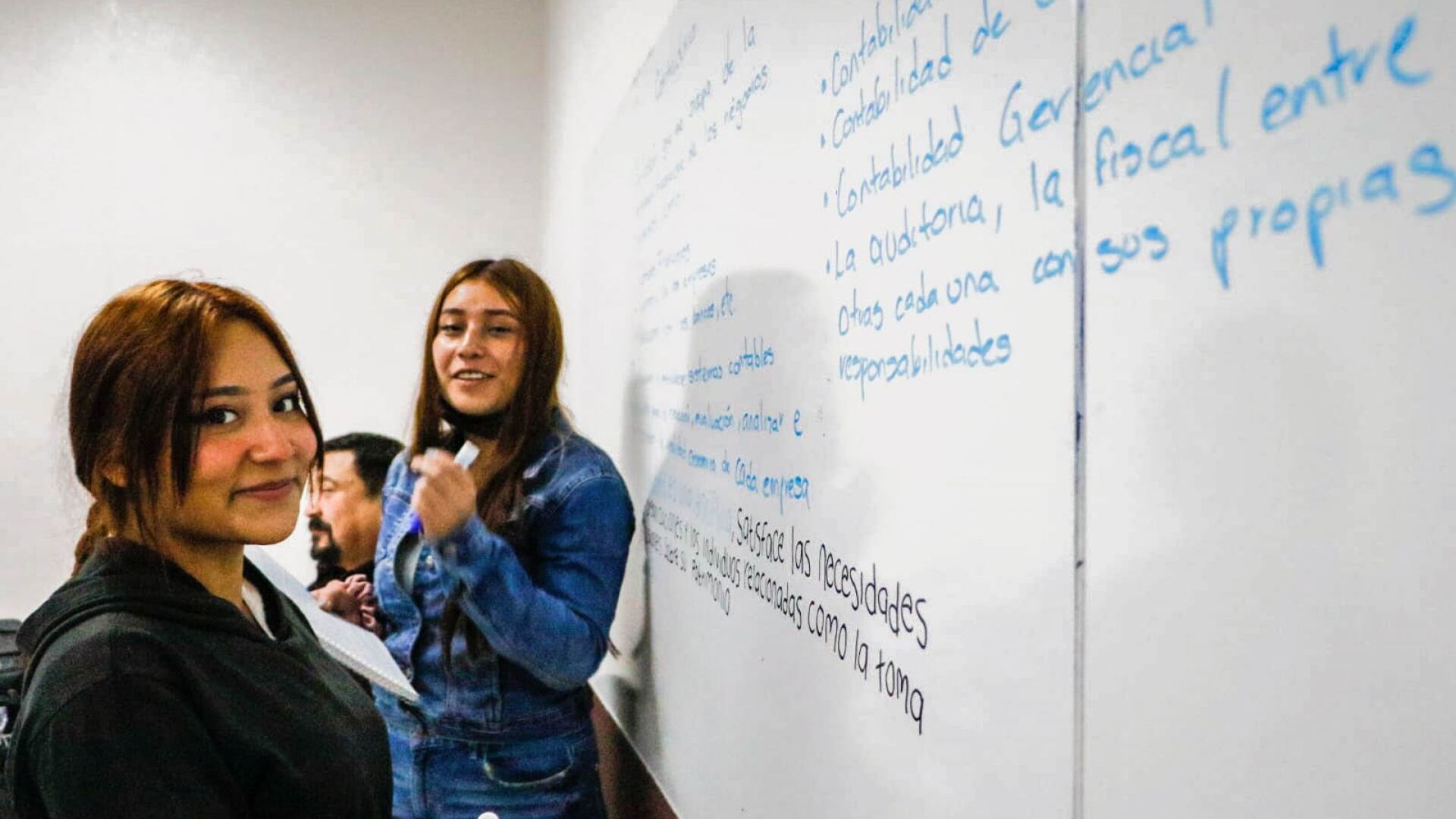 Sheinbaum-precandidata-presidenta-Universidad-Rosario-Castellanos-educación