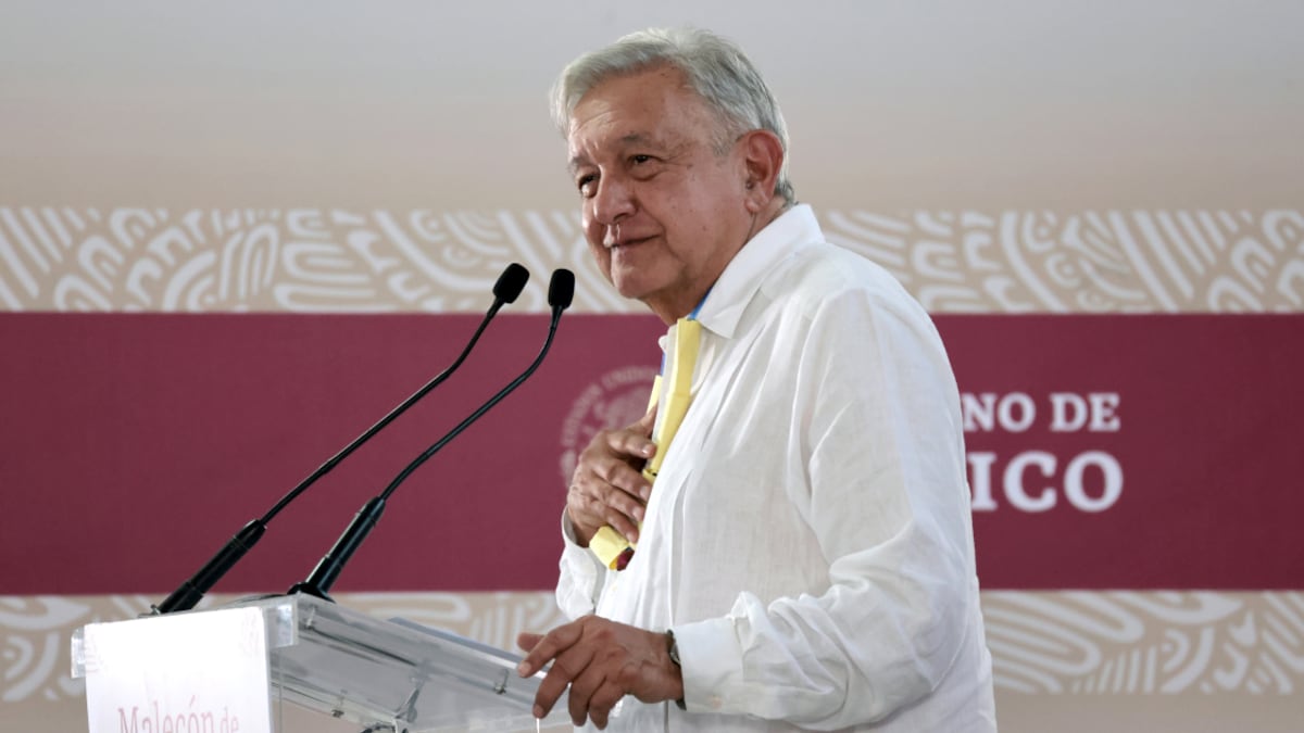 AMLO-inauguró-malecón-Villahermosa-Tabasco-ley-ISSSTE-modificación-reformas-mejor-salario-maestros-médicos-militares
