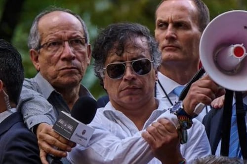 #PolíticaConfidencial: De Disneylandia a la fila de rechazados: cuando la visa dice ‘no pasarás