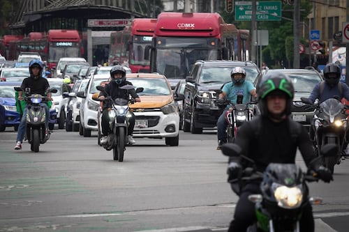 Autos y motos desbordan la CDMX: ya hay un vehículo por cada 1.4 habitantes