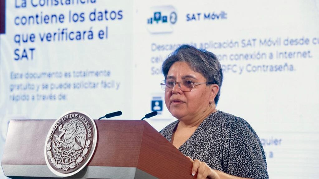 Raquel Buenrostro, jefa del SAT