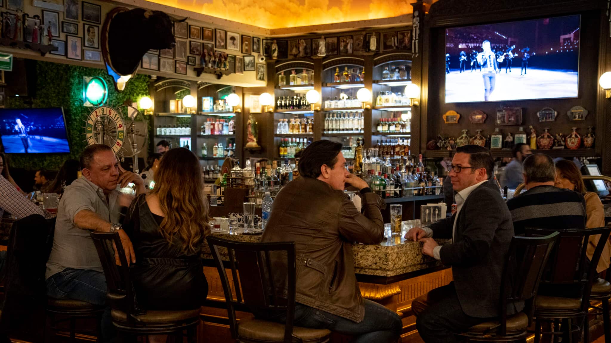 Exige Kuri a bares invertir en seguridad: “si no pueden, que cierren”