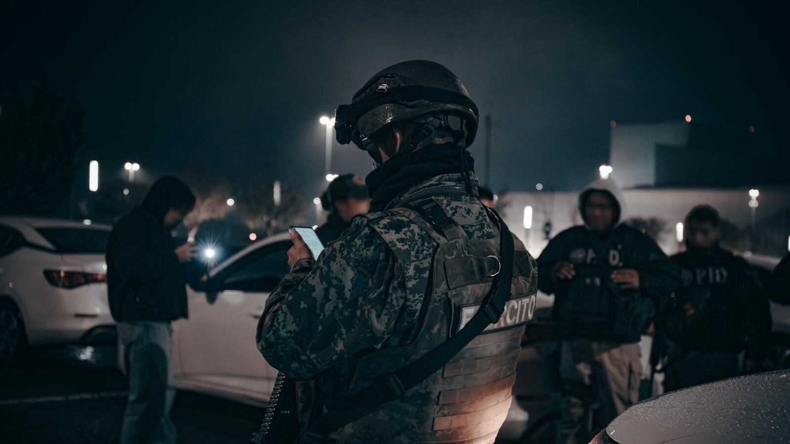 Sinergia por Querétaro despliega cateos simultáneos y logra cinco detenciones.