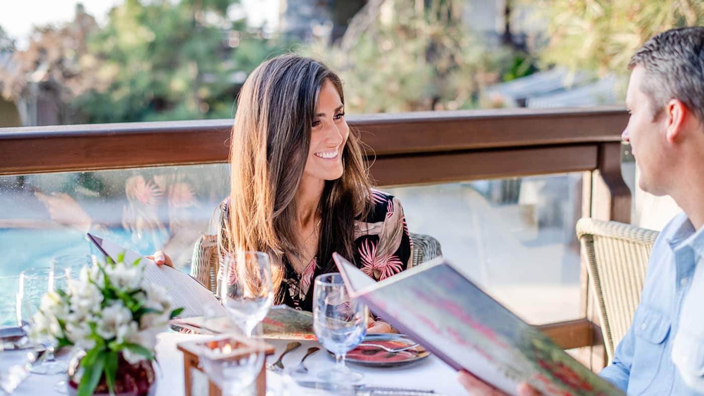 Sumérgete en esta guía con los mejores lugares y actividades para una escapada romántica en este destino costero.