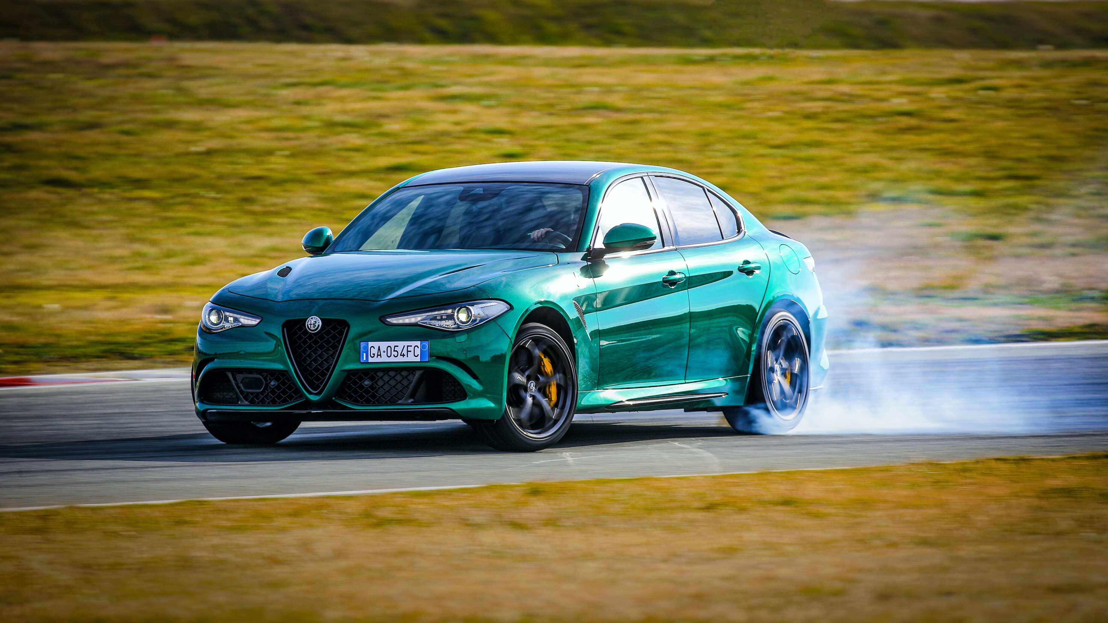 Alfa Romeo Giulia QV: es nombrado Best Performance Car for Thrills