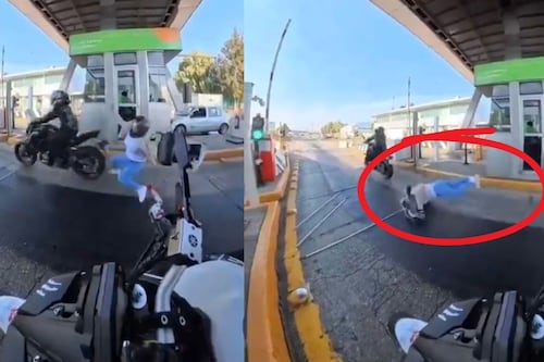 Video: Motociclista evade caseta de 40 pesos y deja tirada a su acompañante en Edomex