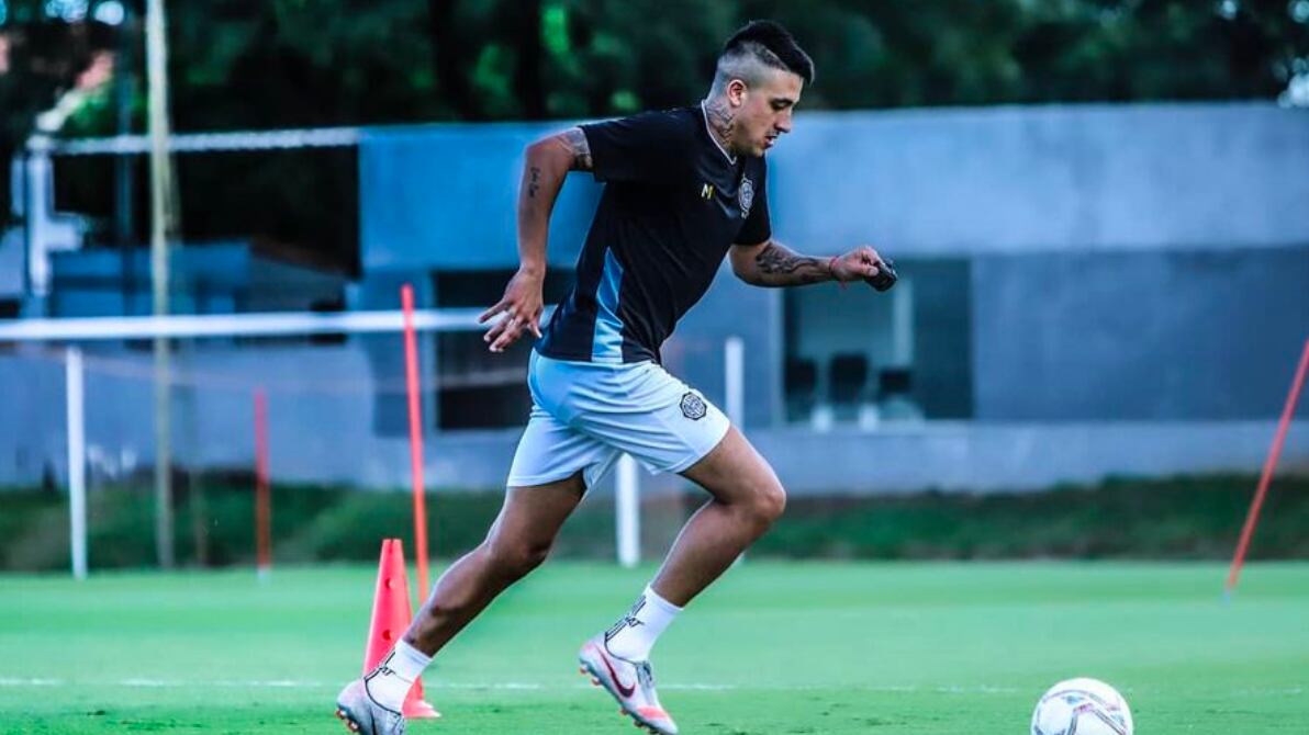 Robert Ergas firmó con tres años con Pumas.