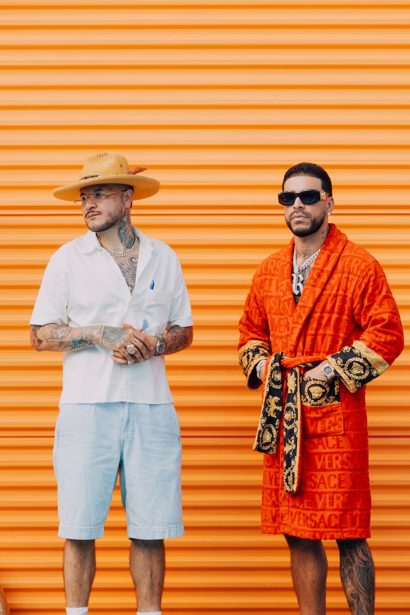 Ryan Castro y Kapo sorprenden a sus fanáticos con el estreno del video de “La Villa”