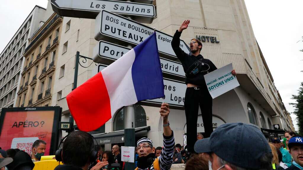 Francia: Protestan contra el certificado de vacunación