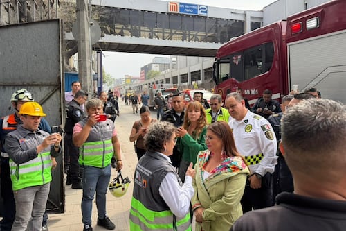 Clara Brugada llega a zona del derrumbe en San Antonio Abad; buscan a atrapados