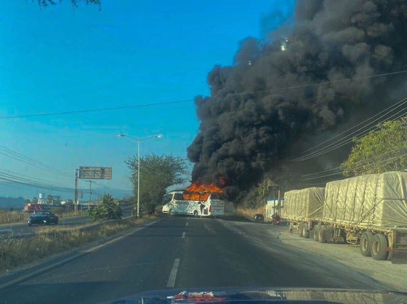 CJNG desata ola de violencia luego del abatimiento de El Mencho.