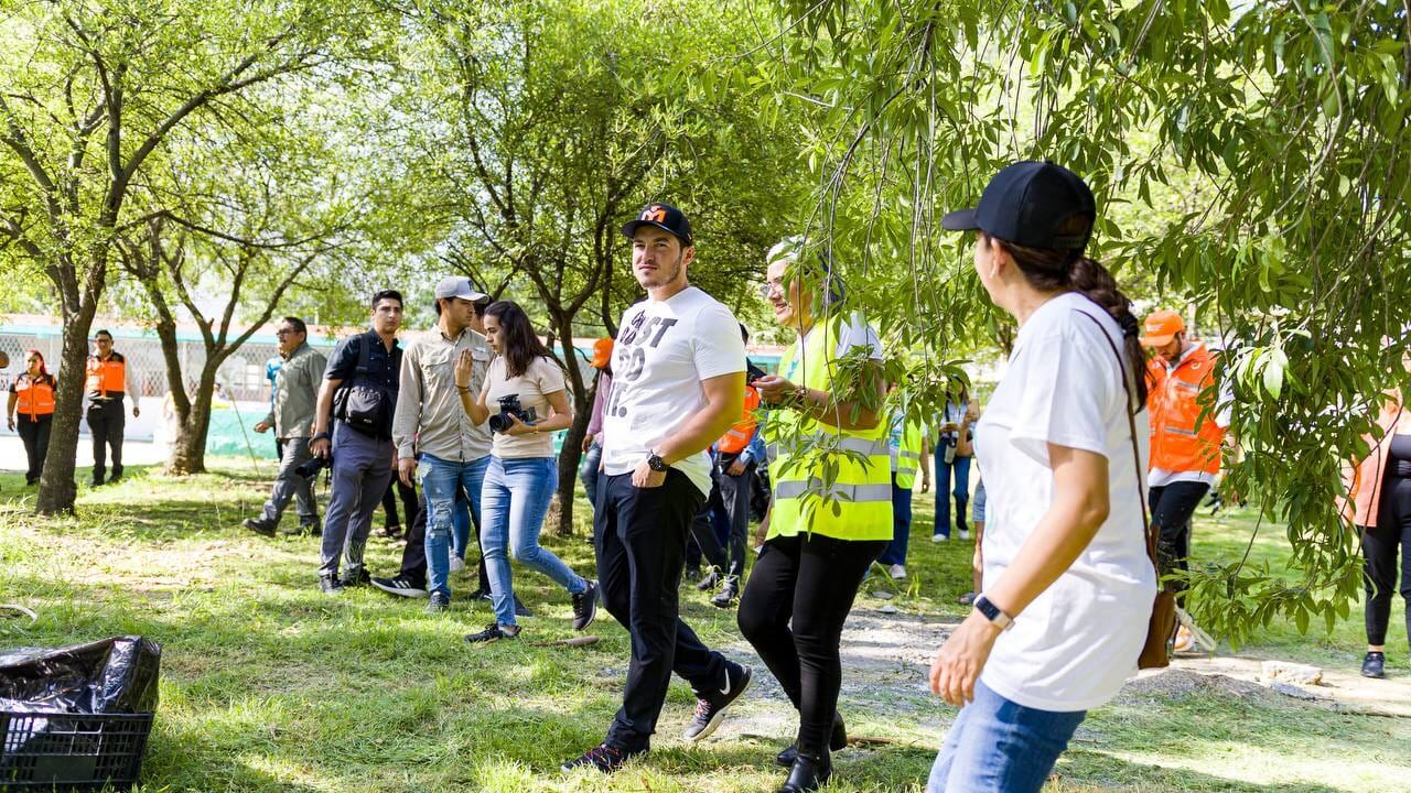 La participación del mandatario estatal se dio dentro de las brigadas para garantizar y fortalecer escuelas dignas y seguras en el Estado.