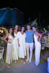 ¡Vive la magia de la Fiesta de Blanco en el Abierto Mexicano de Tenis, ambientada en la Torre Perla del Hotel Princess, Acapulco! Un encuentro único donde la elegancia se fusiona con la emoción del tenis.