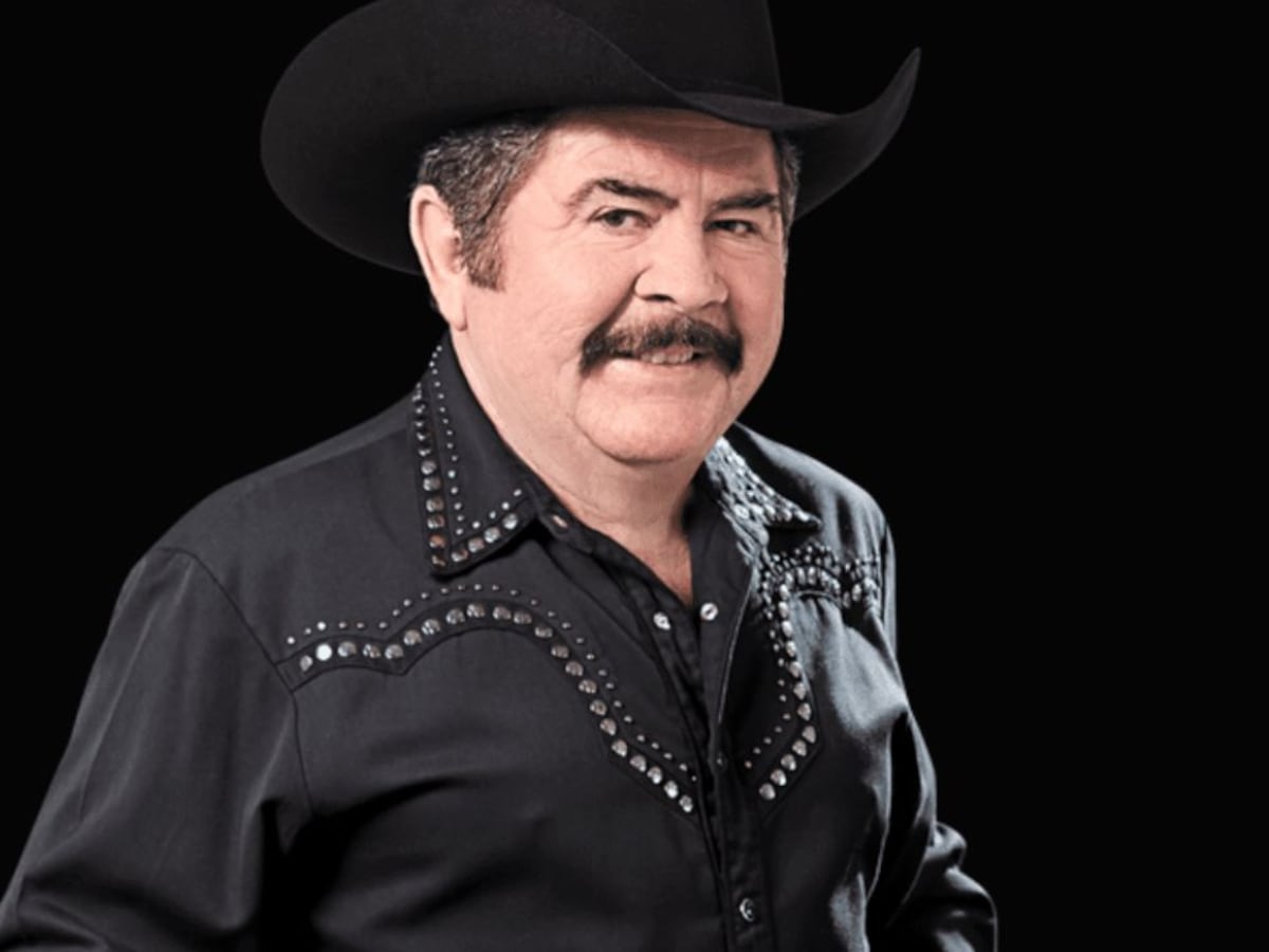 Video: Eliseo Robles se desmaya en el escenario y detienen el concierto; ¿cómo se encuentra? – Publimetro México